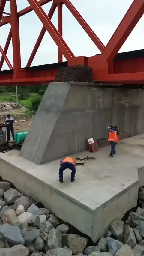 Levantamiento topográfico en el estribo de un puente ferroviario