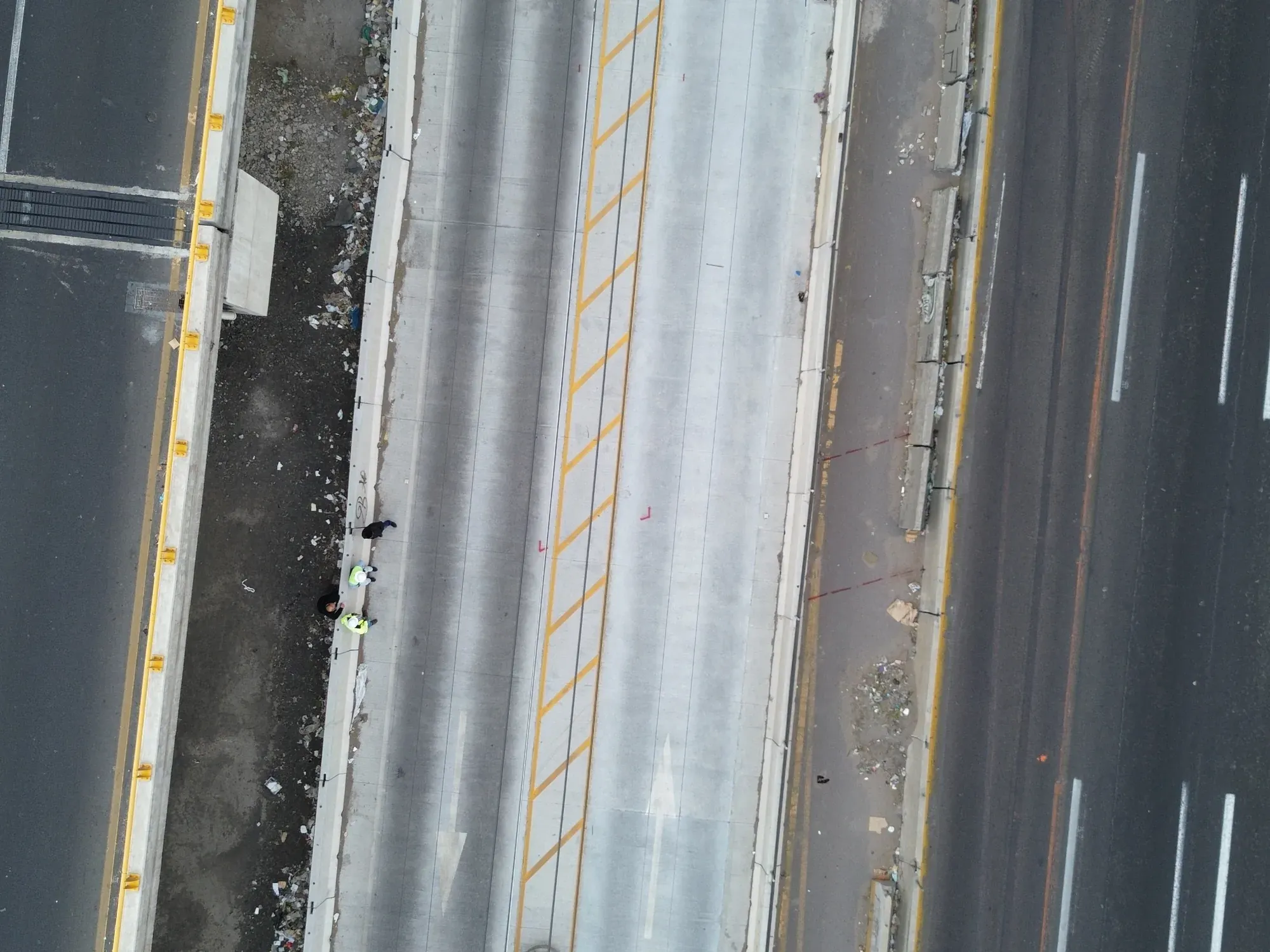 Carriles del corredor con brigada, vista cenital